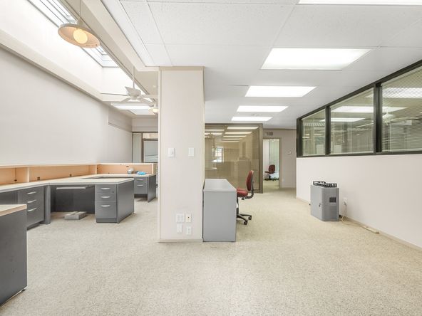 Professional Office Space Located Off Shaw Ave: 1241 E Shaw Ave, Fresno, CA 93710